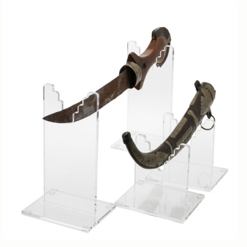 Object stand for cold weapons